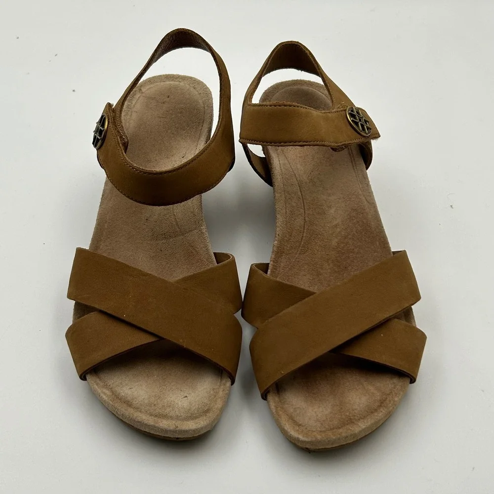 UGG‎ Lucianna Wedge Sandals Womens 7.5 Brown Leather Strappy 1011549 Boho Chic